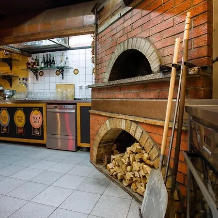 Krajinska 27 Han/Misafirhane Ceske Budejovice